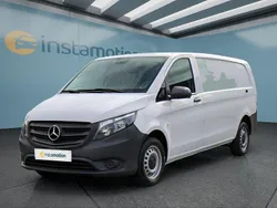Weiß Gebraucht 2023 Mercedes Vito Van / Kleinbus | 33.499 € (Fairer Preis)