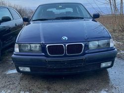 Blau Gebraucht 1999 BMW 316 Comfort Edition Limousine | 2.500 € (Guter Preis)