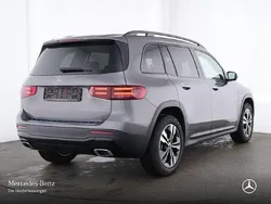 Grau Gebraucht 2024 Mercedes GLB250 Night SUV | 48.790 € (Fairer Preis)
