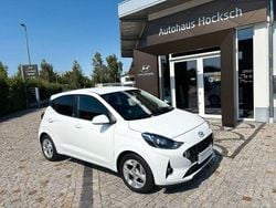 Weiß Gebraucht 2022 Hyundai i10 Edition 30 Kleinwagen | 13.490 € (Fairer Preis)