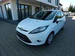 Weiß Gebraucht 2012 Ford Fiesta Champions Edition Kleinwagen | 2.990 € (Guter Preis)