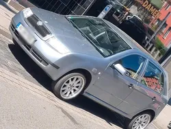 Grau Gebraucht 2004 Skoda Fabia Kleinwagen | 600 € (Guter Preis)