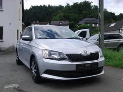 Silber Gebraucht 2015 Skoda Fabia Kleinwagen | 4.790 € (Fairer Preis)