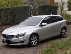 Silber Gebraucht 2014 Volvo V60 Kinetic Kombi | 9.500 € (Fairer Preis)