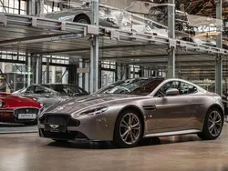Aston martin tungsten silver Gebraucht 2015 Aston Martin Vantage Coupé | 119.900 €