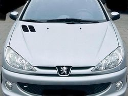 Silber Gebraucht 2005 Peugeot 206 Kleinwagen | 2.300 € (Teuer)