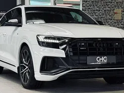 Weiß Gebraucht 2019 Audi Q8 S-line plus SUV | 58.990 €