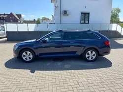 Blau Gebraucht 2017 Skoda Superb Ambition Kombi | 10.590 € (Guter Preis)