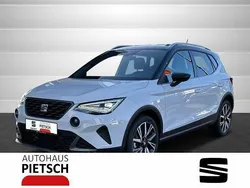 Nevada weiss Gebraucht 2024 Seat Arona FR SUV | 23.990 € (Fairer Preis)