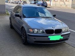 Grau Gebraucht 2004 BMW 320 Limousine | 3.700 € (Etwas zu teuer)