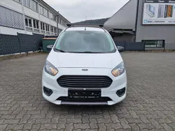 Weiß Gebraucht 2018 Ford Courier Van / Kleinbus | 8.999 €