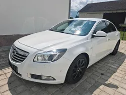 Weiß Gebraucht 2011 Opel Insignia Limousine | 4.300 € (Fairer Preis)