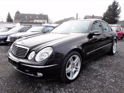 Schwarz Gebraucht 2003 Mercedes E320 Avantgarde Limousine | 4.000 € (Fairer Preis)