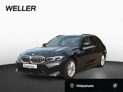 Black sapphire (schwarz) Gebraucht 2024 BMW 330 M Sport Kombi | 45.450 € (Fairer Preis)