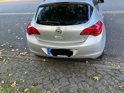 Grau Gebraucht 2010 Opel Astra Kleinwagen | 4.200 €