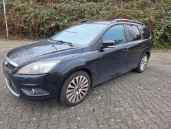 Pantherschwarz metallic Gebraucht 2009 Ford Focus Titanium Kombi | 1.300 € (Guter Preis)