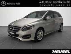 Polarsilber metallic Gebraucht 2016 Mercedes B200 Urban Van / Kleinbus | 15.900 € (Fairer Preis)
