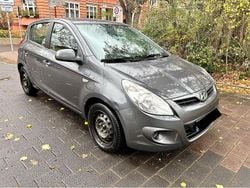 Grau Gebraucht 2012 Hyundai i20 Edition Limousine | 1.500 € (Superpreis)