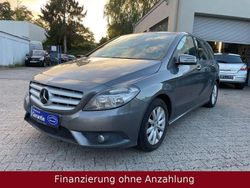 Grau Gebraucht 2014 Mercedes 180 Limousine | 10.490 € (Guter Preis)