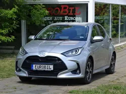 Shimmering silver (1l0) Gebraucht 2024 Toyota Yaris Style Kleinwagen | 19.700 € (Fairer Preis)