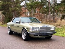 Grün Gebraucht 1982 Mercedes E230 Coupé | 13.900 €