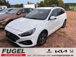 Polar white / sol Gebraucht 2022 Hyundai i30 Kombi | 18.999 € (Guter Preis)