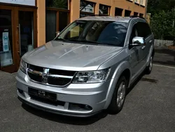 Silber Gebraucht 2010 Dodge Journey SXT SUV | 7.290 € (Fairer Preis)