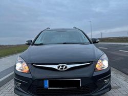 Schwarz Gebraucht 2011 Hyundai i30 Kombi | 5.500 € (Etwas zu teuer)