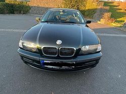 Grün Gebraucht 2001 BMW 316 Limousine | 2.385 €
