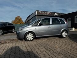 Grau Gebraucht 2006 Opel Meriva Van / Kleinbus | 1.900 € (Etwas zu teuer)