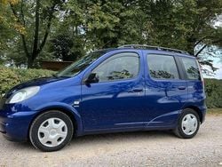 Blau Gebraucht 2001 Toyota Yaris Sol Kombi | 5.850 €