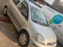 Silber Gebraucht 2003 Toyota Yaris Kleinwagen | 1.699 € (Guter Preis)