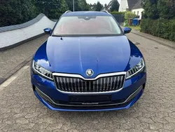 Raceblau metallic Gebraucht 2021 Skoda Superb LAURIN & KLEMENT Kombi | 22.990 € (Guter Preis)