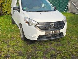 Weiß Gebraucht 2021 Dacia Dokker Comfort Limousine | 9.600 € (Fairer Preis)