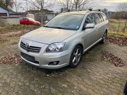 Silber Gebraucht 2006 Toyota Avensis Sol Kombi | 1.200 € (Guter Preis)