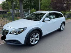 Weiß Gebraucht 2016 Opel Insignia Country Tourer Kombi | 12.990 € (Fairer Preis)
