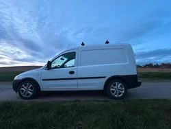 Weiß Gebraucht 2006 Opel Combo Van / Kleinbus | 2.500 € (Guter Preis)