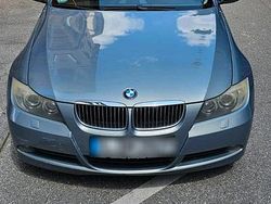 Grau Gebraucht 2006 BMW 325 Kombi | 3.300 €
