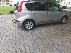Grau Gebraucht 2006 Nissan Note Van / Kleinbus | 2.222 € (Fairer Preis)