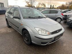 Grau Gebraucht 2003 Ford Focus Kombi | 2.300 € (Teuer)
