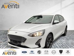 Weiß Gebraucht 2020 Ford Focus Trend Limousine | 14.249 € (Fairer Preis)