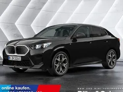 Black sapphire Neu 2025 BMW iX2 M Sport SUV | 70.420 €