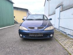 Blau Gebraucht 2002 Renault Mégane Cabriolet Cabrio | 700 € (Fairer Preis)