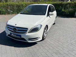 Weiß Gebraucht 2013 Mercedes B180 Van / Kleinbus | 8.900 € (Fairer Preis)