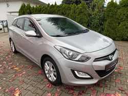 Silber Gebraucht 2014 Hyundai i30 Edition Kombi | 8.590 € (Fairer Preis)