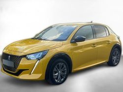 Gelb metallic Gebraucht 2022 Peugeot e-208 Allure Kleinwagen | 19.870 € (Fairer Preis)