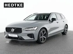 Grau Gebraucht 2024 Volvo V60 Plus Kombi | 42.950 € (Guter Preis)