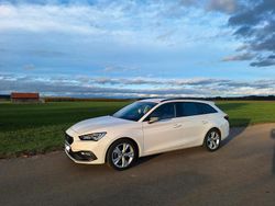 Weiß Gebraucht 2022 Seat Leon FR Kombi | 20.940 € (Guter Preis)