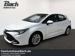 Weiss Gebraucht 2024 Toyota Corolla Business Edition Kleinwagen | 25.990 € (Fairer Preis)