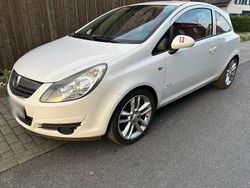 Weiß Gebraucht 2008 Opel Corsa Kombi | 1.650 € (Teuer)